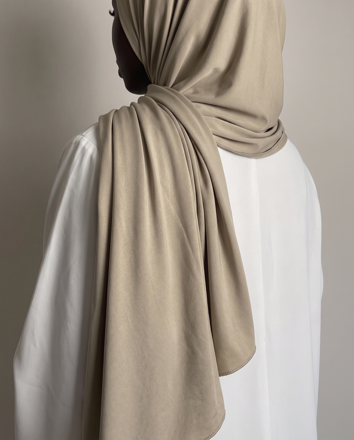 Tahin - Liquid Jersey, drape detail