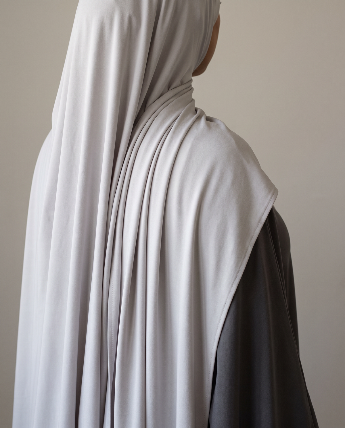Winter - Liquid Jersey, drape detail